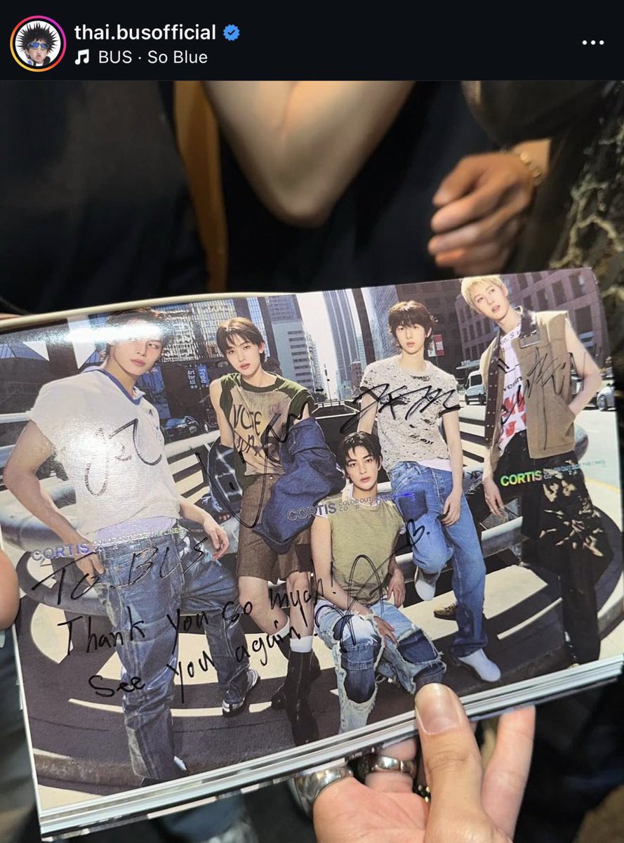 แล้วไม่สังเกตดีๆ มีคนบอกมือเน้ก เออ ใช่จริงๆ55555