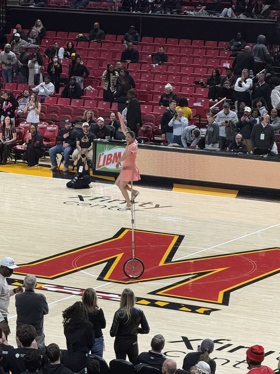 steiny40's tweet photo. Finally got to see Red Panda in action! @BarstoolBigCat https://t.co/0rHOYZwqvK