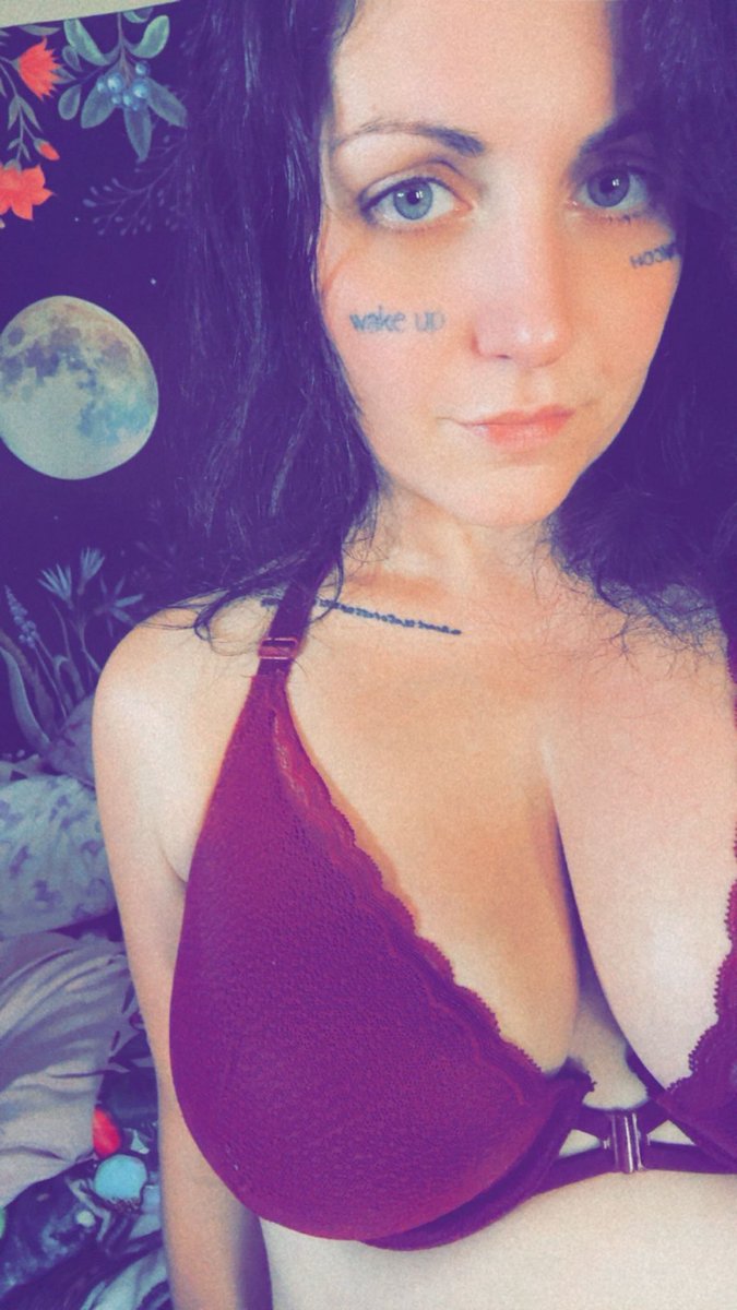 iwillruiny0uu's tweet photo. I was made for this. I didn’t stumble upon findom recently out of necessity. I was called to it over a decade ago. I will humiliate you like you never thought possible. #paypig #yesqueen https://t.co/HDnYLuwTXF