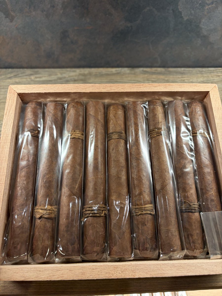 Cigars International Conroe, TX tweet media
