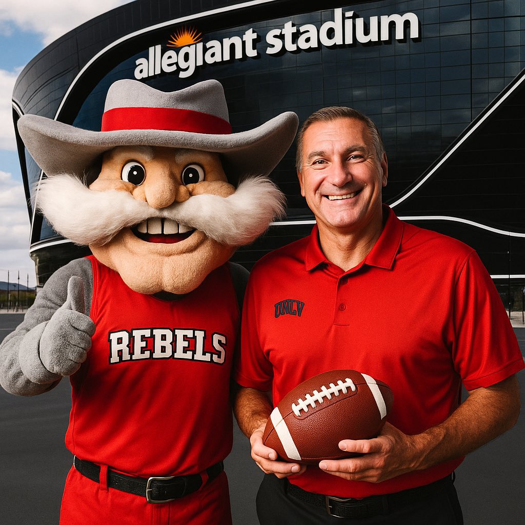 16cook7's tweet photo. @donaldpenn_3 @unlvfootball @CSUFootball @SacHornetsFB @OLDLUNI @sixstarfootball @BrandonHuffman @CalabasasFtball @805HSFB @CaryHarris07 https://t.co/Bh6R0lt7As