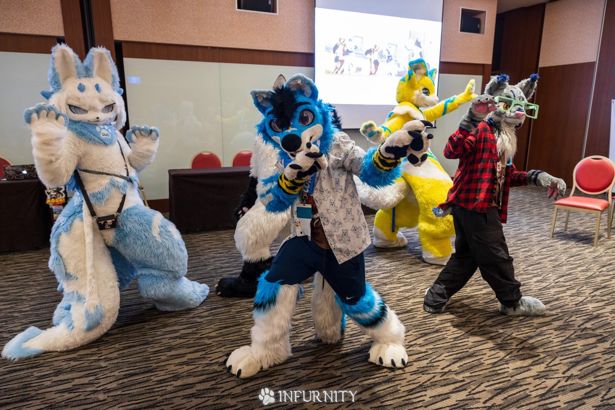 Contrail Aviator Folf ^^ ✈ COMMS (0/1)🔜 FurryMosa tweet media