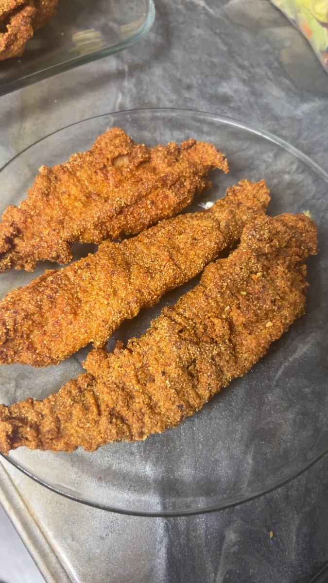 Yall come look at this fish I fried