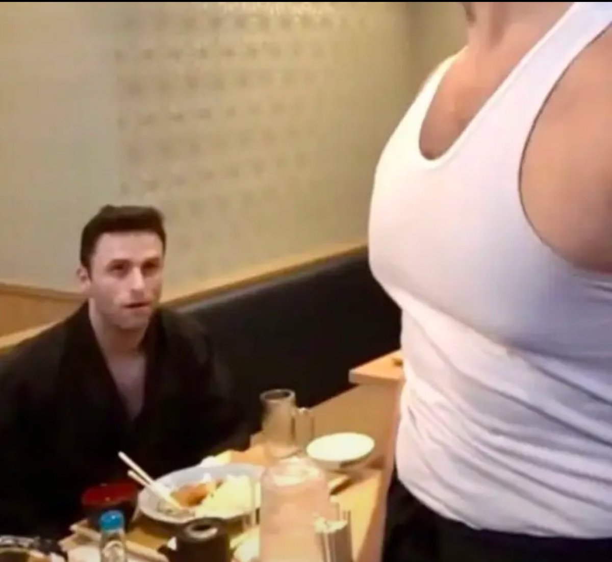 bella 𖤐 tweet media