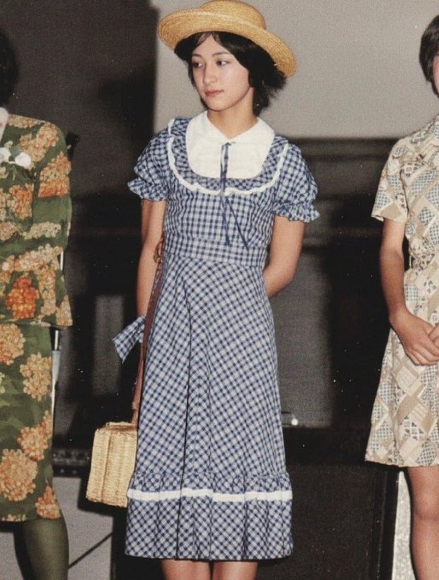 Cait_Sith_co's tweet image. ちょっとまって、これ荒木飛呂彦先生だってマジ？16歳の時の学祭の女装ってマジ？いや美しすぎんか。いやいや…マジ？