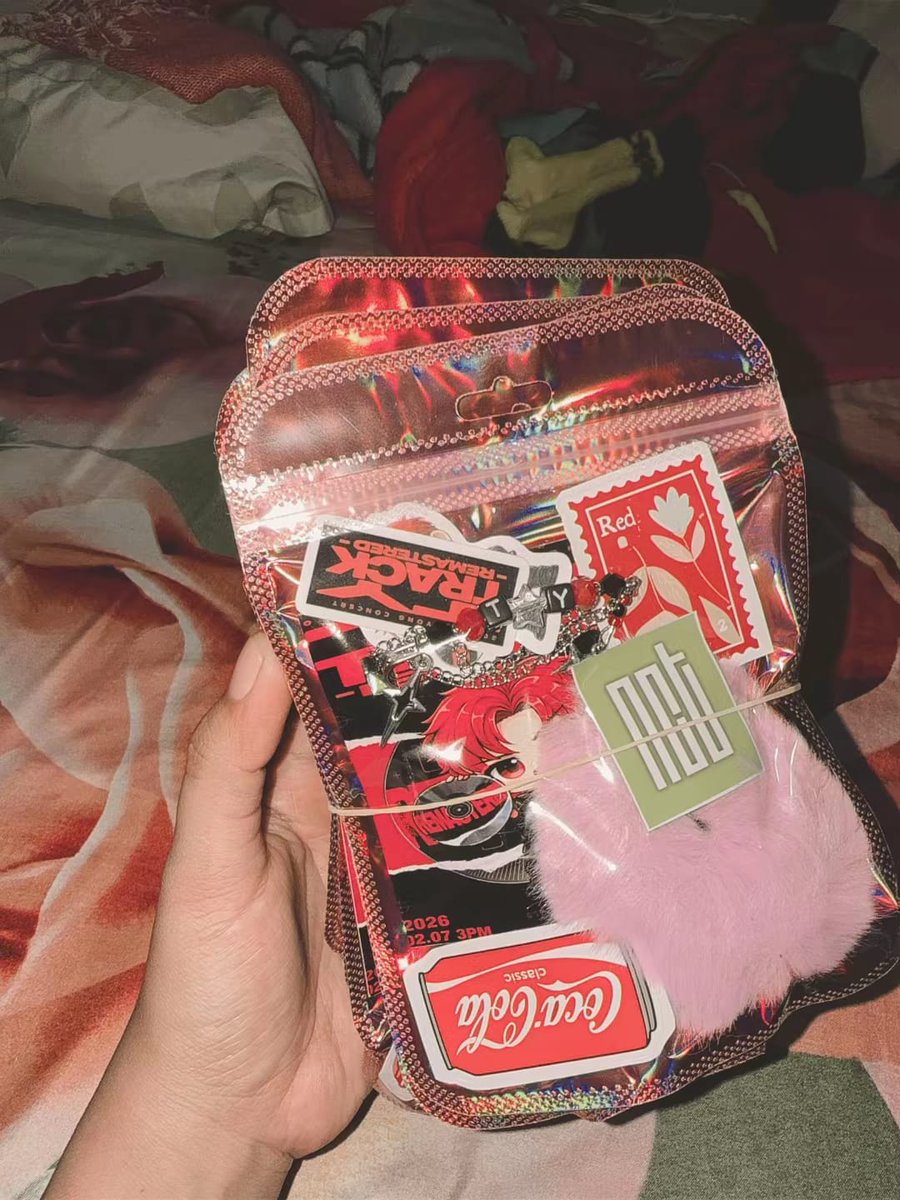 hi_viskaa's tweet photo. TY TRACK REMASTERED IN JAKARTA
— Freebies by @hi_viskaa
Aku jual karena gajadi nonton
RT &amp; like are appreciated
Follow @hi_viskaa
Link shopee :https://t.co/n9mdKX5XhO
Ongkir ditanggung masing²

#NCT127 #tytrackremastered  #TY_TRACK_REMASTERED #TYTRACKinJakarta https://t.co/HmRU2aqp4a