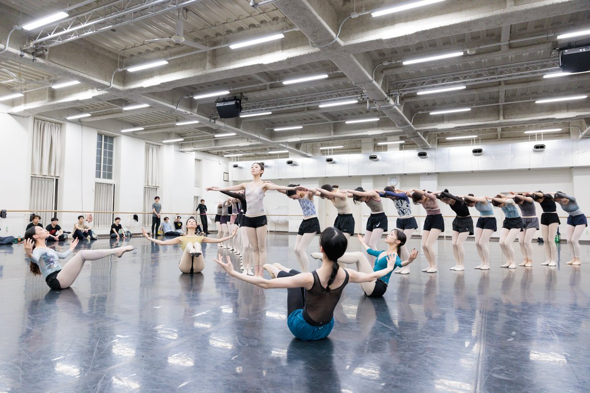 TheTokyoBallet's tweet photo. 2/27(金)~3/1(日)に上演する〈レジェンズ・ガラ〉に向け、リハーサルが進行中👀
「#春の祭典」　
#thetokyoballet #legendsgala #mauricebejart #lesacreduprintemps #ballet https://t.co/QO5hrFMpYc