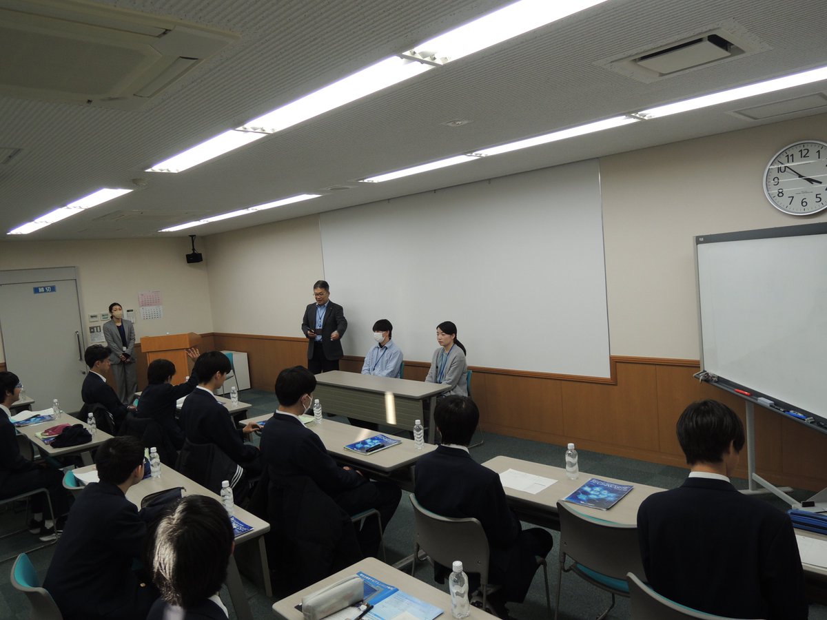 shimada_th's tweet photo. 最後は、本校卒業生の社員の方との座談会！🎓✨ 「実際の働き心地は？」「高校時代にやっておくべきことは？」など、先輩だからこそ聞ける質問が飛び交い、大変盛り上がりました。
お忙しい中、温かく迎えてくださった株式会社テクノサイトの皆様、本当にありがとうございました！ https://t.co/0NOUGj331Q