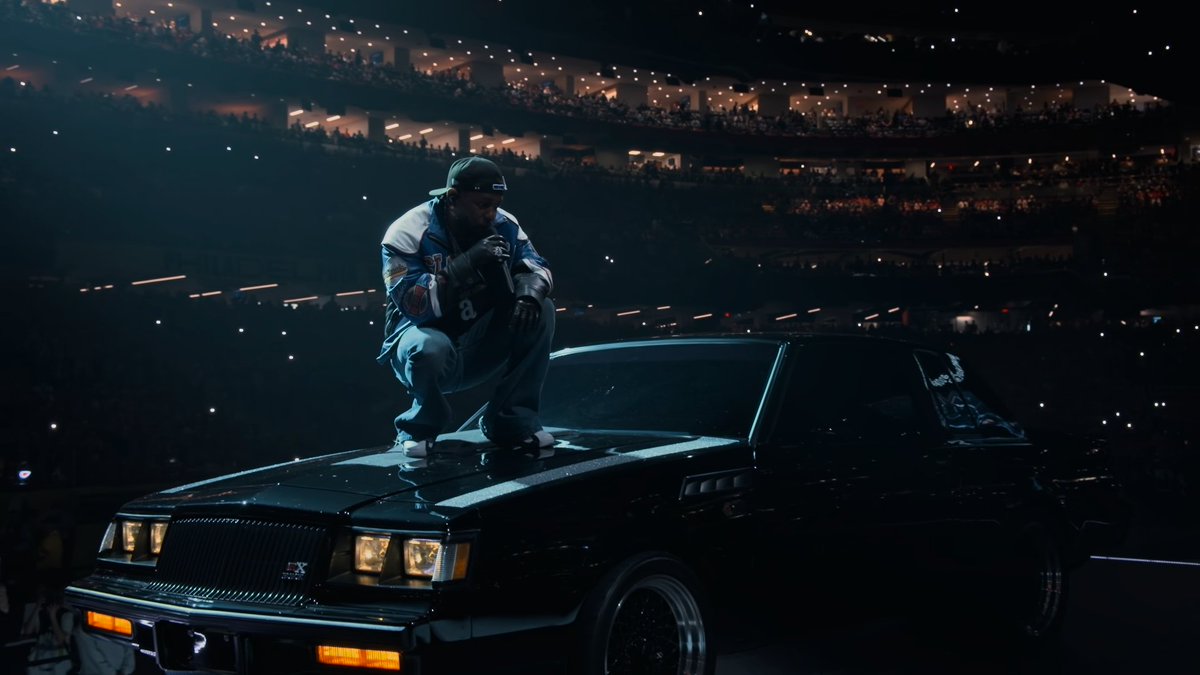 missprivelove's tweet photo. Pocoyo as Kendrick Lamar at the Super Bowl is the cutest 😁💙 Good luck Bad Bunny at the Super Bowl 🎉🥳 https://t.co/iTIppvqLhR