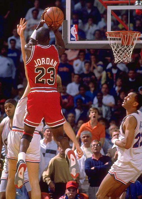 One of the most famous action shots of all time🐐

(Via <a href="/JohnGotty/">John Gotty</a>)