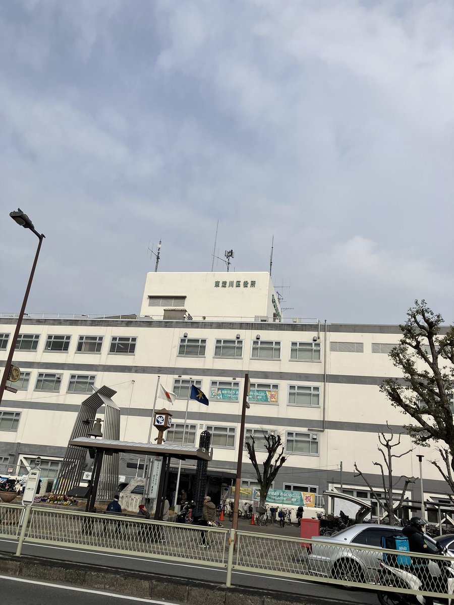 toaru_utsu's tweet photo. 期日前投票行きました！
30分ぐらい並んだかな、、、
昼前が1番の混雑であとは減っていくとのこと！ https://t.co/FeNQzVDkuG