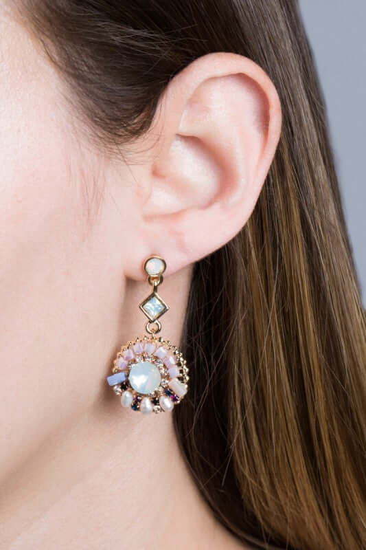 amomentofnow's tweet image. New to the shop ✨ Pastel Gems And Faux Pearl Gold Plated Drop Earrings brings a fresh feel to our latest arrivals.
by Lovoda shortlink.store/jnexj9dp73ez
#NowInStore #NewFind #BoutiqueLove