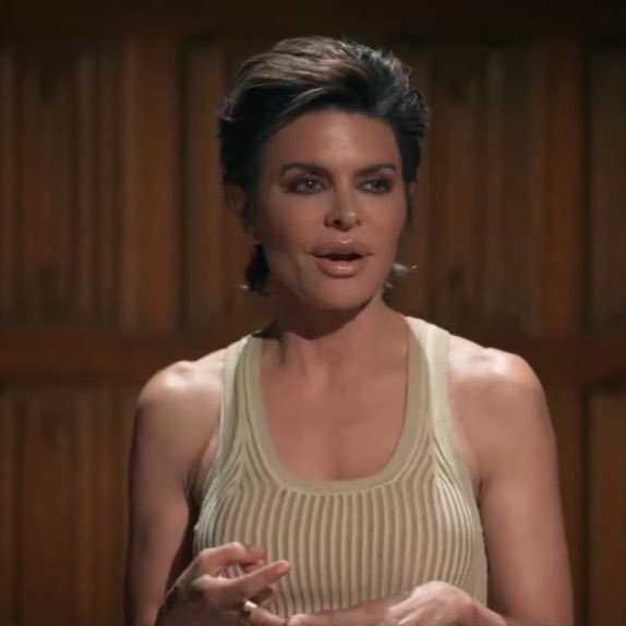 realitytvxfan's tweet image. These two divas going out in back to back roundtables is literally so devastating #TheTraitorsUS