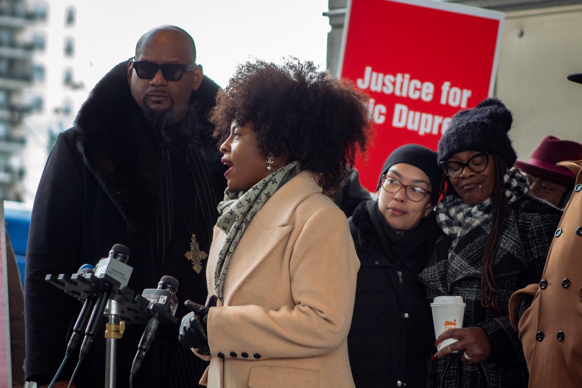 ny_ycl's tweet photo. JUSTICE FOR ERIC DUPREY!
The Bronx came out in support of Duprey's family this Tuesday as the trial against Eric Duran closes. We now wait for the judge's verdict to be read this Friday at 2pm. The colonial garrison of the NYPD must be held to account. JAIL ALL KILLER COPS! https://t.co/rAOKPOZMDI