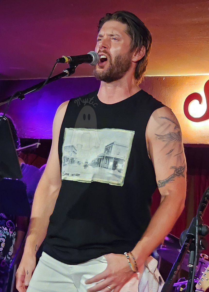 So I was feeling like going back to <a href="/radiocomusic/">Radio Company</a> from August 2024. Very different from the negative degrees most places have now. Although #Jensenackles added to the heat. #SPNFamily @jensenackles