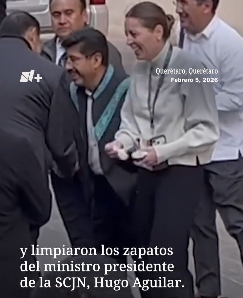 HeidiCabrera17's tweet image. Si yo fuera su mamá estaría pero lo que le sigue de indignada y es que pagar casi un millón de pesos para terminar limpiando zapatos, si es para enojarse. 

Estudiar una carrera en el ITAM no es barato:
▪️ Inscripción única: ~$22 mil
▪️ Costo por crédito: ~$4,300
▪️ Semestre…