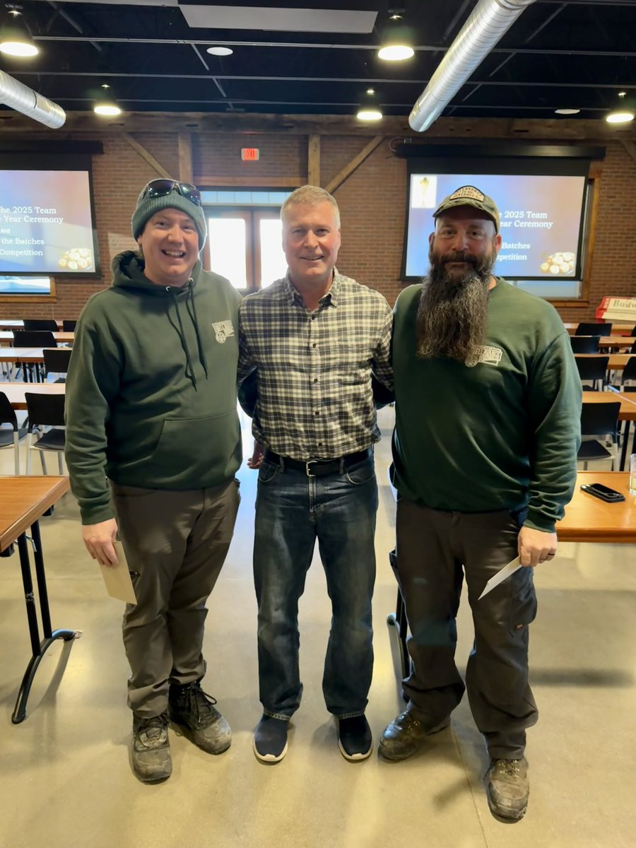 bellavancebev's tweet photo. Congratulations to our Team Member of the Year, Dustin D.! 🏆

And great work to our runners up, Cam G. &amp; Jim G.! 👏

Special shoutout to our Cookie Bake-Off Champion, Carol, with her delicious Butterfinger cookies 🍪

#bestteamever https://t.co/CmWXgoyonR