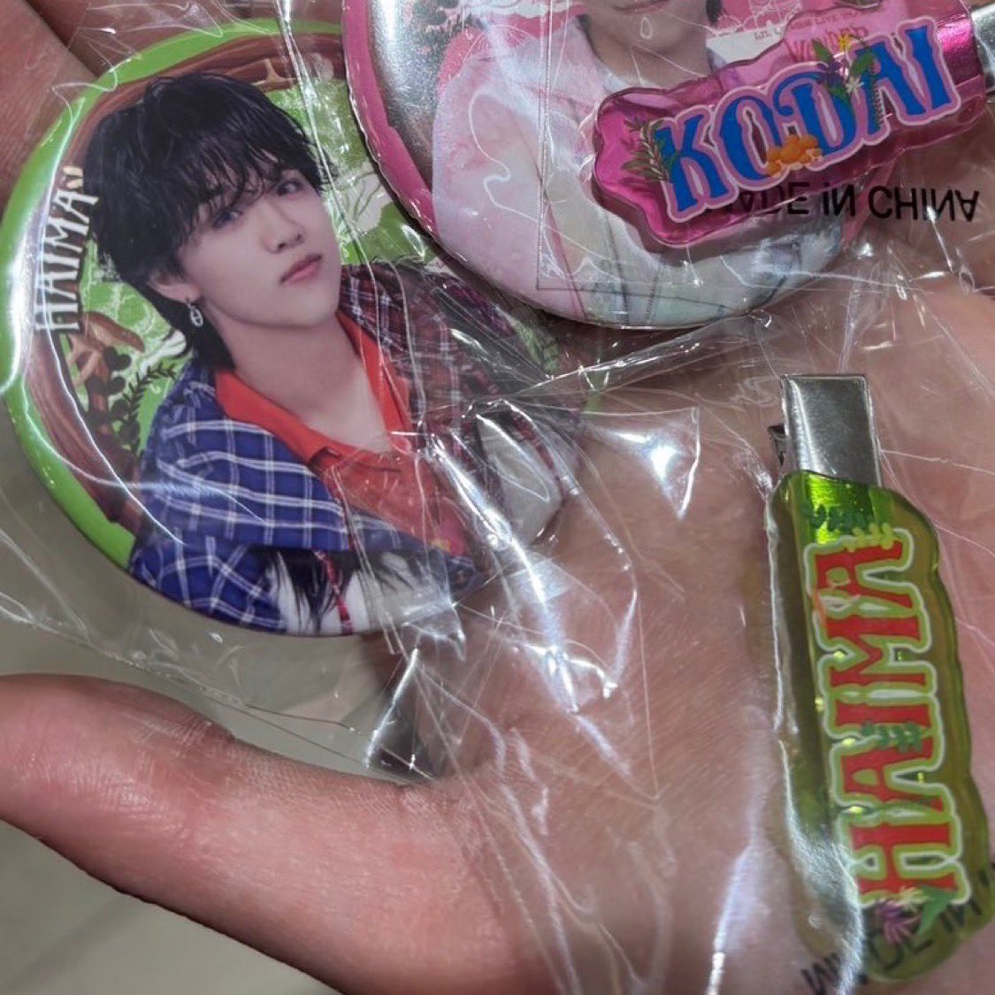 KK_l0v's tweet photo. LIL LEAGUE LIVE TOUR 2026
"Wonder Island"  カプセル 交換 

譲）百田隼麻
缶バッジ・アクリルクリップ

求）岡尾真虎
ステッカー・アクリルクリップ

少しでもお心当たりございましたら
お気軽にお声掛けお願いします🙇‍♀️ https://t.co/ZFm97e807G
