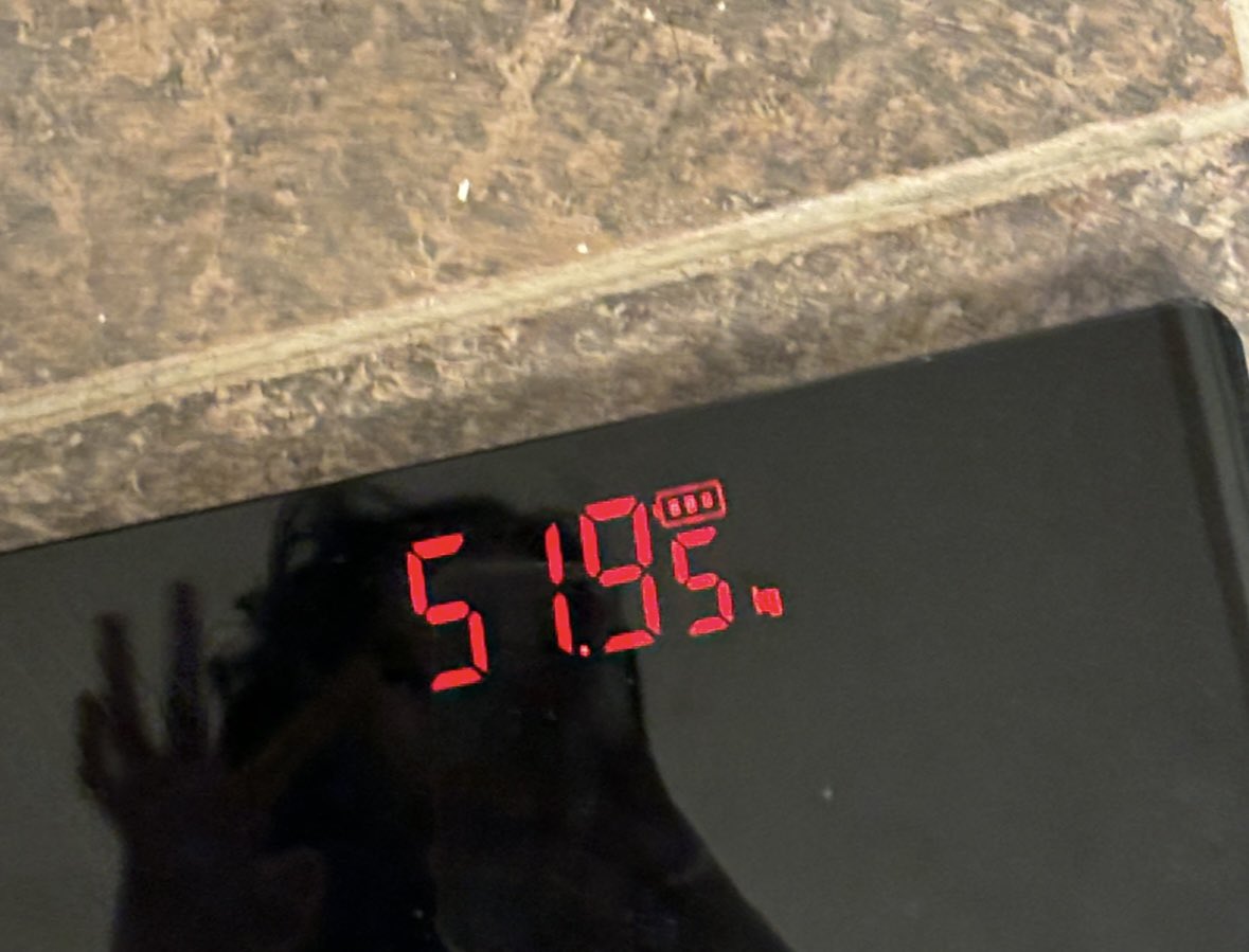 eo_gu030's tweet photo. 한달만에 52kg -> 46kg 다이어트법은 타래롱 https://t.co/xRnIRGXBSj