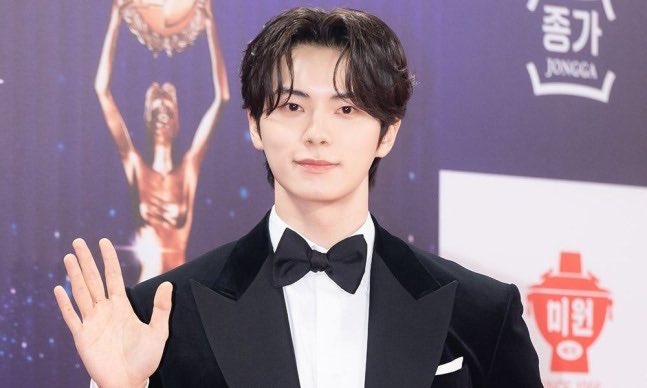 infodrakor_id's tweet image. #LeeChaeMin mendapat tawaran bintangi drama adaptasi novel The Miracles of the Namiya General Store

Ceritanya tentang tiga pencuri yang bersembunyi di sebuah toko bernama Namiya, tempat masa lalu dan masa kini saling terhubung. Saat mereka membalas surat-surat berisi curahan…