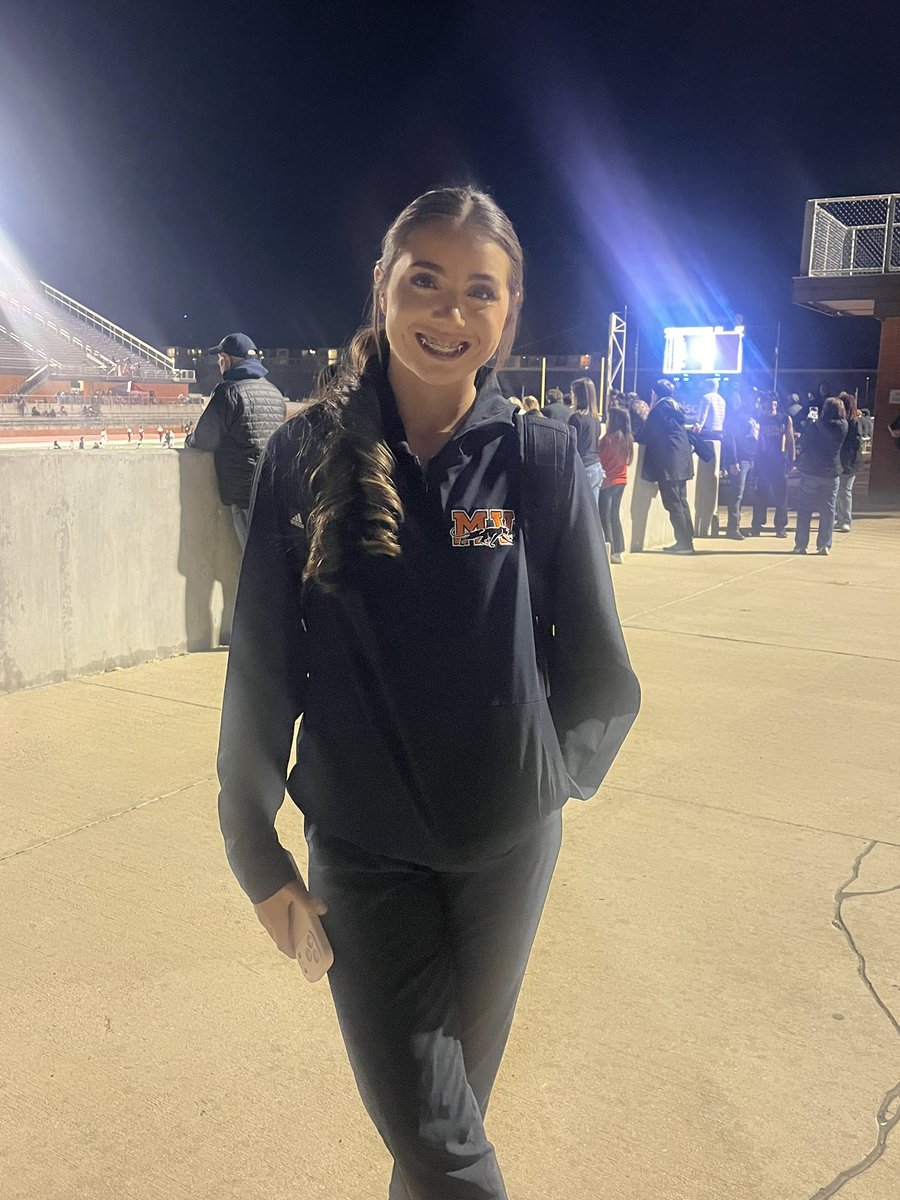 KendalMonreal's tweet image. Ran my first varsity track meet. 
Ran the 4x1 relay, 200m, and 100m. #VarsityTrack #Year1 #Freshman