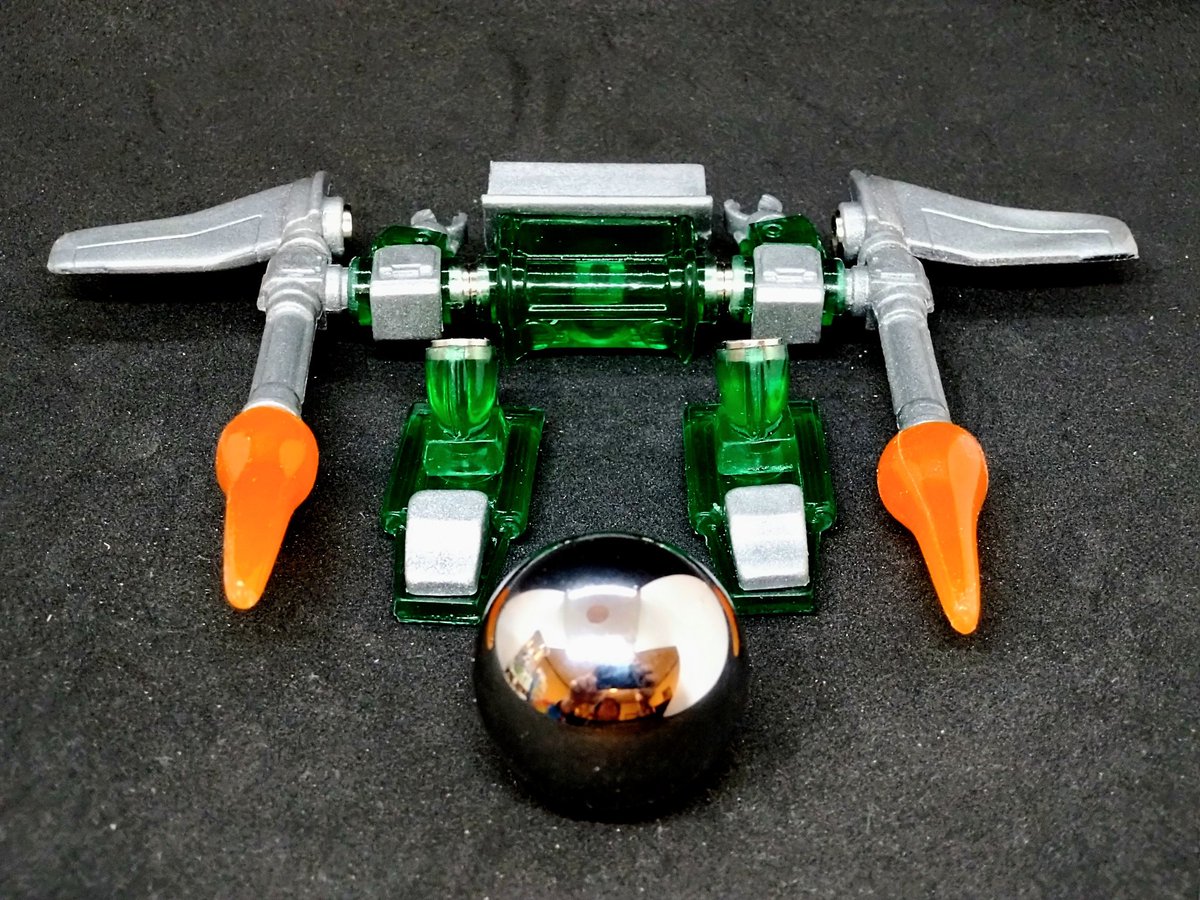 02/08の #WF2026Ｗ に参加します

4-08-10
ちまさん <a href="/chimagroup/">chima group(ちまグループ)</a> と合同

🧲新作⚡️
マグネハロボーマグダマ　￥7000

謎のメタルボールにマグネットパーツが合体！
ポーズを付けたり組み替えて自由自在に遊べます
砲撃や噴射として使えるエフェクトパーツ付き!!

#WF2026Ｗ #WF2026Wおしながき