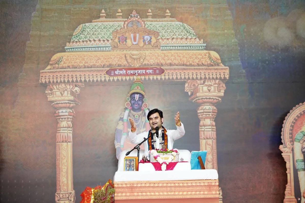 AjayMal85497714's tweet image. कटनी श्री रंगनाथ मंदिर श्रीमद् भागवत कथा के छठवें दिवस में उपस्थित होकर परम पूजनीय परम आदरणीय विश्व विख्यात कथा वाचक आदरणीय श्री इंद्रेश उपाध्याय  जी का आशीर्वाद प्राप्त हुआ!! 
#viralpost #highlife 
#instamood #katniss #mp
#ajaymalibjp