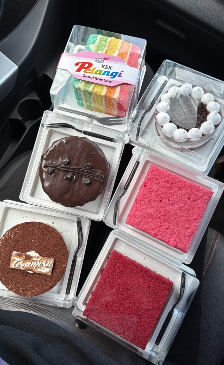 CAKE Mixue RM5.90 ni betul-betul menggila. Pasaran Aiskrim dan air dia dah tapau. Sekarang dessert &amp; kek pulak. 

Terima kasih Mixue❤️