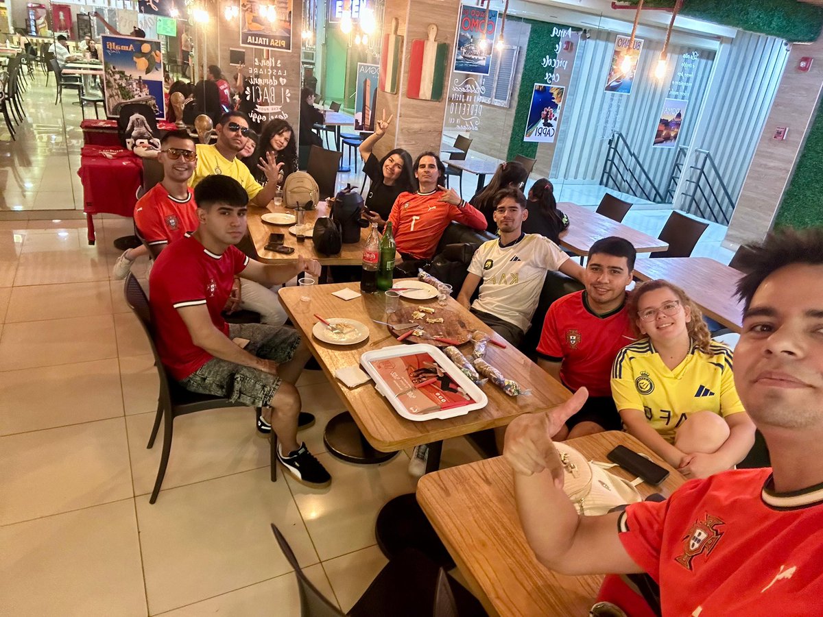 arielipillo's tweet image. 📍🇵🇾 Los fans de Cristiano Ronaldo en Paraguay todos juntos para su cumpleaños. 🎂

📸 @Kristhianlml