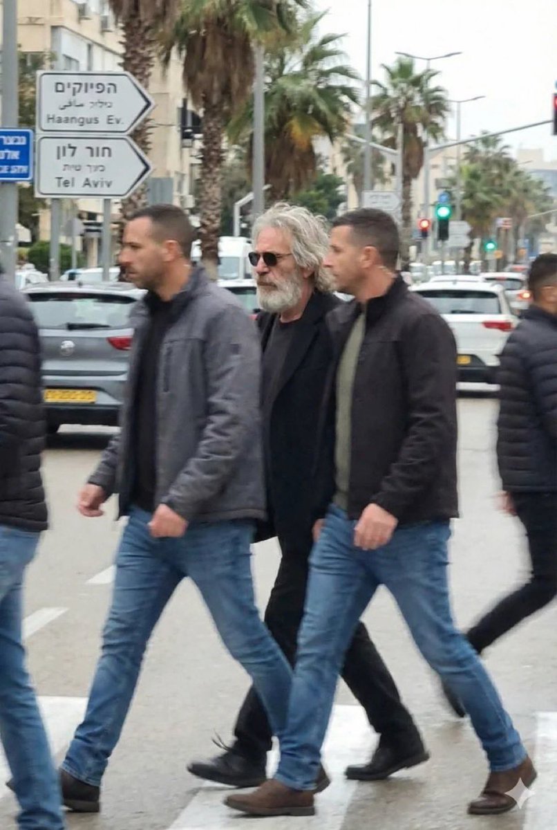 ladywaranon's tweet image. Epstein is alive and living in Tel Aviv. This IS him.