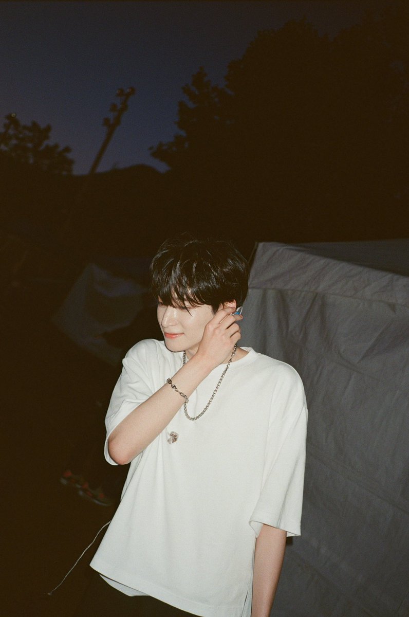 le1130_h2's tweet photo. 남자는 기본티로 말한다 https://t.co/tDy6oDrY7Z