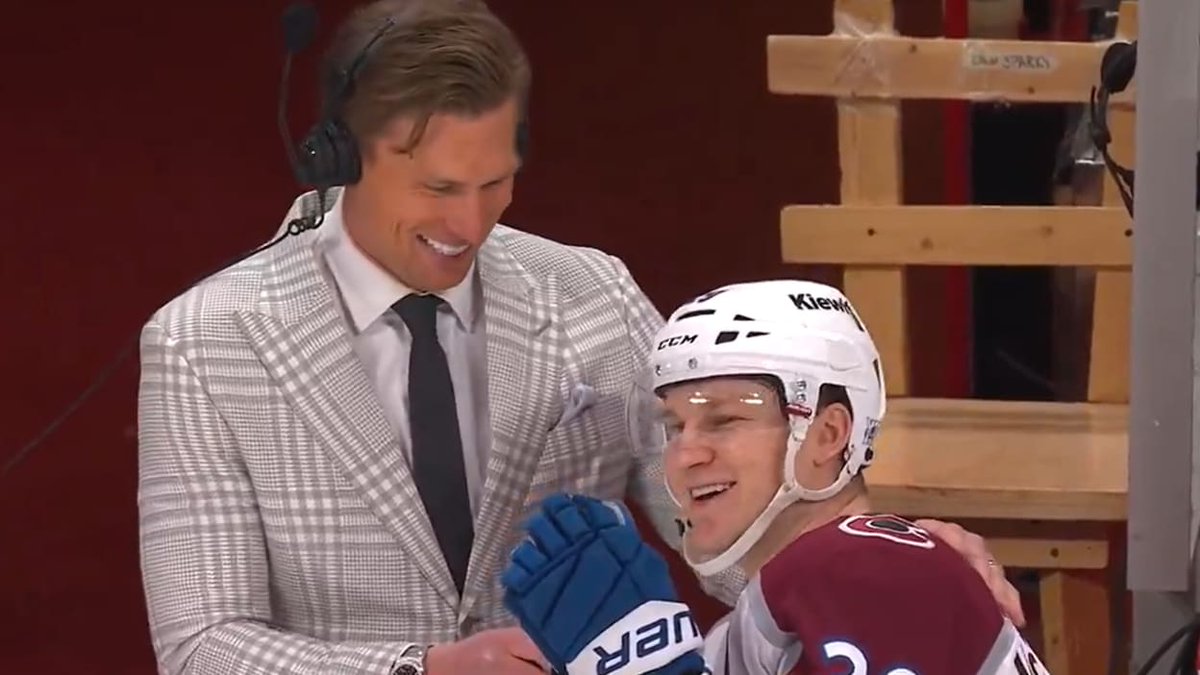 just found out the broadcaster i chirped for his bad tan from my couch used to be an av for FOURTEEN seasons. apologies to all the avs historians out there would never happen again 🥀