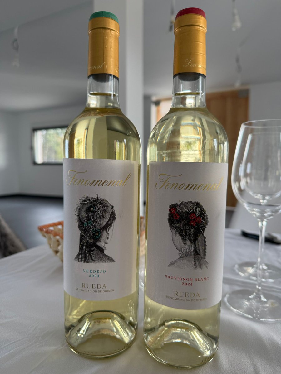 AmarzoaVV's tweet photo. Welcoming @BethWillard to @perroverde_  in @DORueda 🍇

Tasting new vintages of La Locomotora, @fenomenalrueda &amp; @perroverde_ and sharing insights together.
Find the results at @WineExpoParis, @DORueda stand 🍷

#PerroVerde #DORueda #Verdejo #WineParis #SpanishWine https://t.co/6bG5DSsD0t