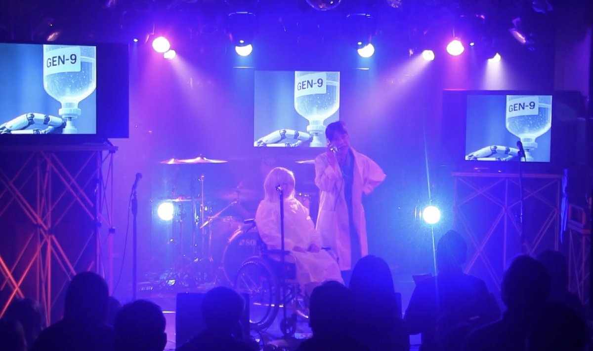 SHOWONESFEELIN1's tweet photo. SHOW ONE'S FEELINGS
5月22日・ライブが決定しました！
ワクワクです😆
『カスタマーセンターの女』
ライブのヒノテ先生とYouTubeのヒノテ先生、どうでしょう？見比べてみると違った世界が見えるかも！

#Horror #ショートドラマ #AI #コンピューター #SciFi

https://t.co/ELEIXIQPX8 https://t.co/8M6pg9tTE9