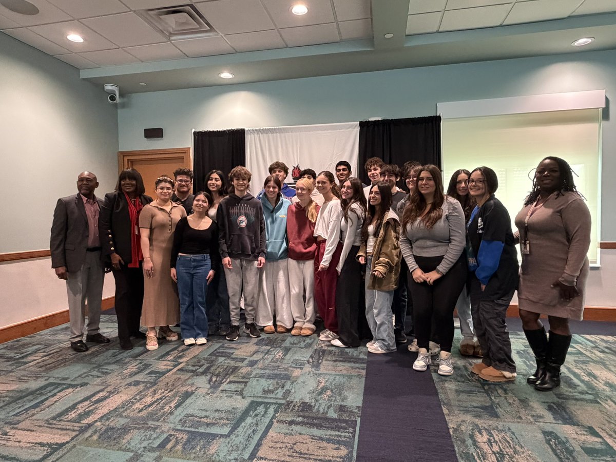 Principal Myers tweet media