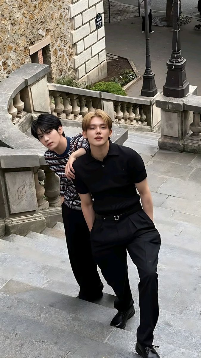 TXT INTERNATIONAL tweet media