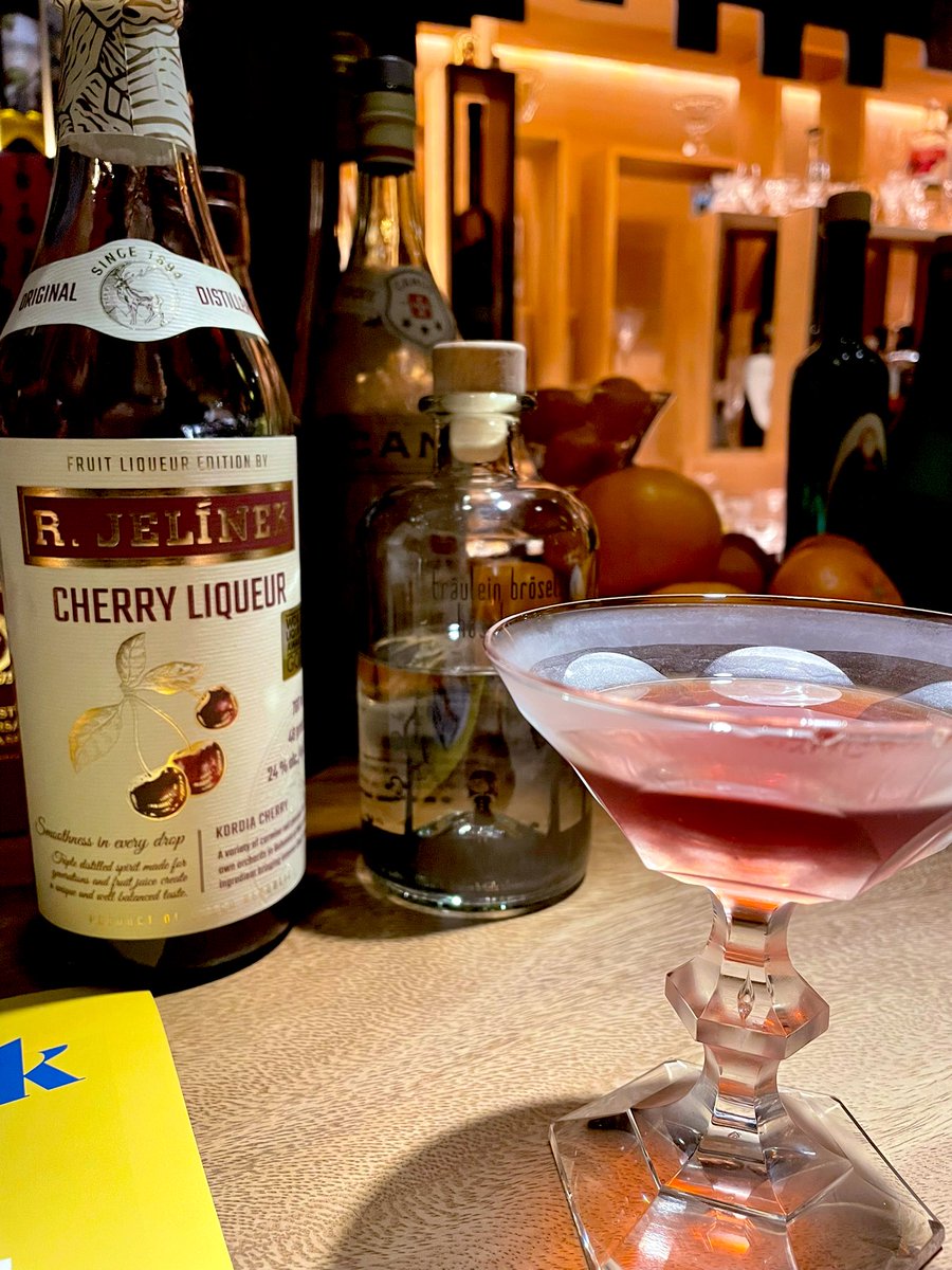 チェリーリキュールとヘーゼルナッツシュナップスを合わせたらベスト