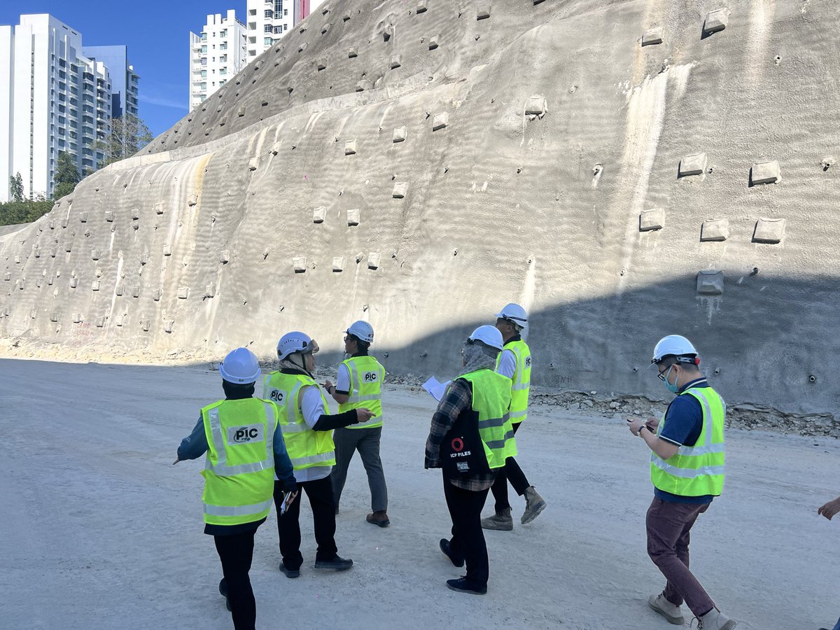 pmrt_package2's tweet photo. 30.1.2026

Sesi walkabout telah dijalankan dengan tujuan utama untuk meneliti dan membincangkan proposal cadangan kawasan baharu VAC (Vernicular Arch Culvert). https://t.co/vr80JOjTok