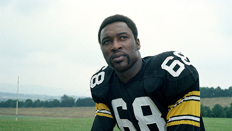 ThePoniExpress's tweet photo. No joke: LC Greenwood made the Pro Football Hall of Fame All-1970s Team. He got more votes than Jack Lambert. His 4 sacks in Super Bowl X is still record. And yet he's not in the Hall of Fame. I don't get it. https://t.co/xgExC6LURp