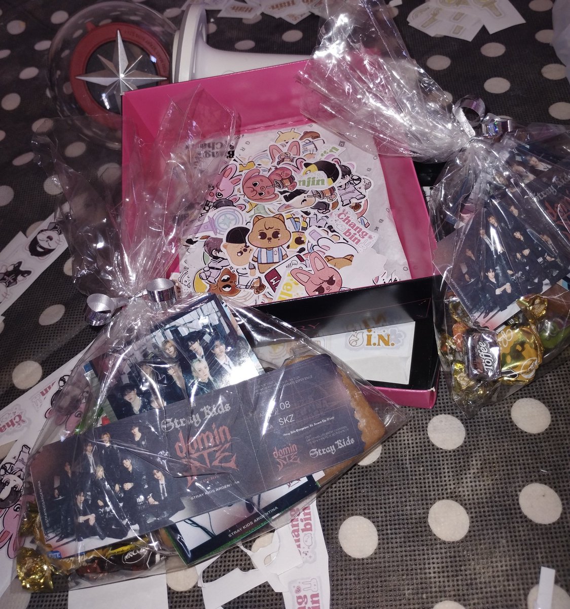 Estuve regalando freebies junto a mis amigas y fue lo más lindo del mundo ver la emoción en cada stay 
#DominATE_Argentina