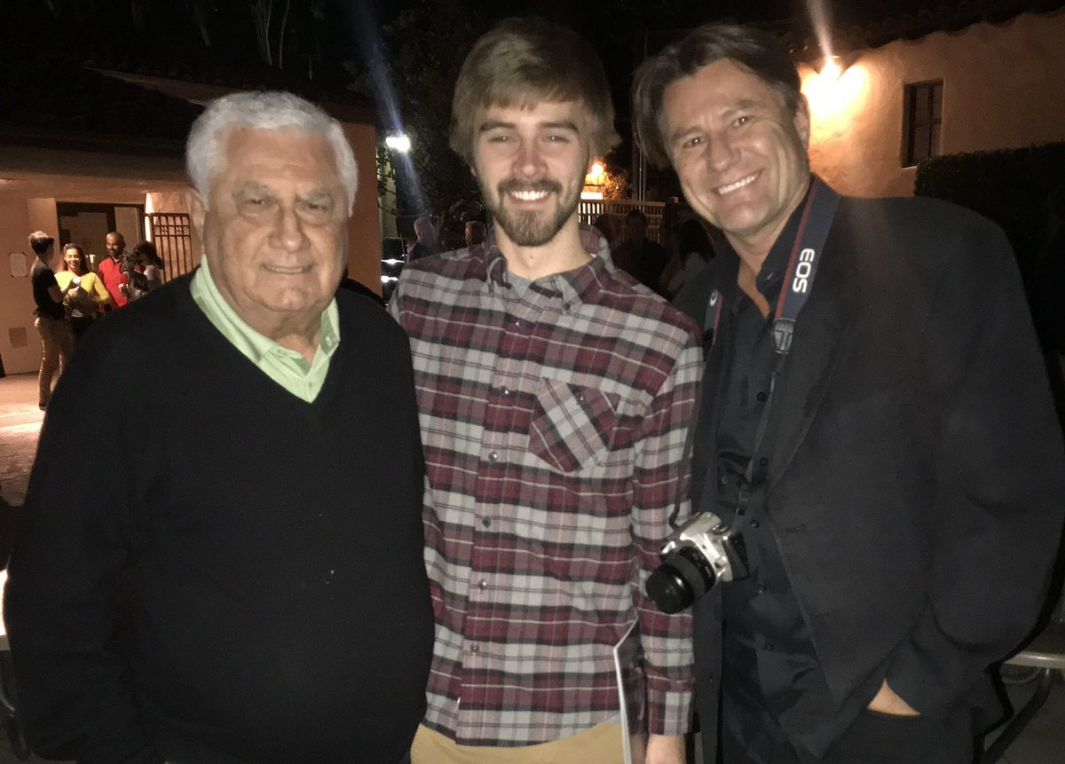 ThormannJustin's tweet photo. @vashikoo I’ve met him! Legend! This was taken shortly after he had recorded his interview for The Entity Blu-ray released in 2019. He told me a story about editing that movie and creepy, supernatural things would happen like flies swarming the editing room. https://t.co/sI7zoYh5bS