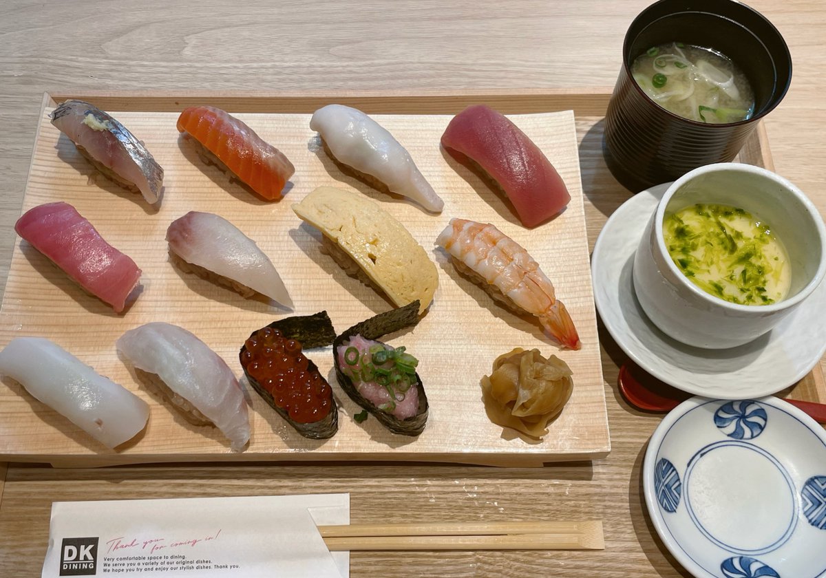 cashflowmax's tweet photo. 第一興商の優待で「ととうお」へ

今日はにぎり御膳とマグロ三昧丼を頂きました。
とても美味しかったです♪ #株主優待 https://t.co/qykT6GDg1H