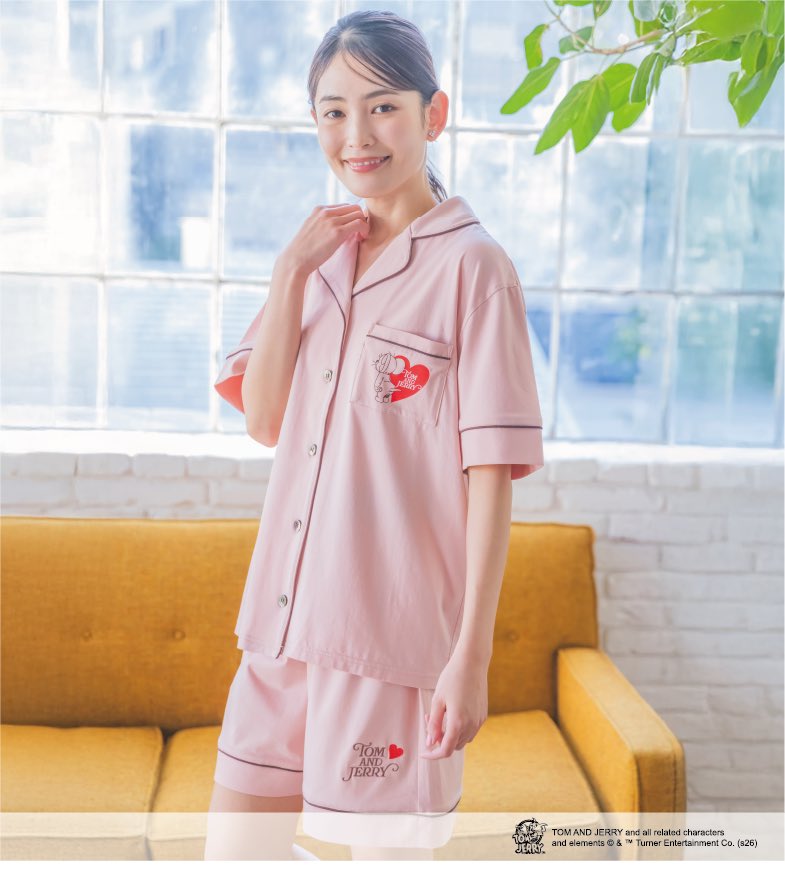 トムとジェリーコレクション

トムとジェリーのSWEETなイラストが配置された
スウェット＆ルームウェア

かわいいイラストが気分を上げてくれる♪

store.world.co.jp/s/brand/itsdem…