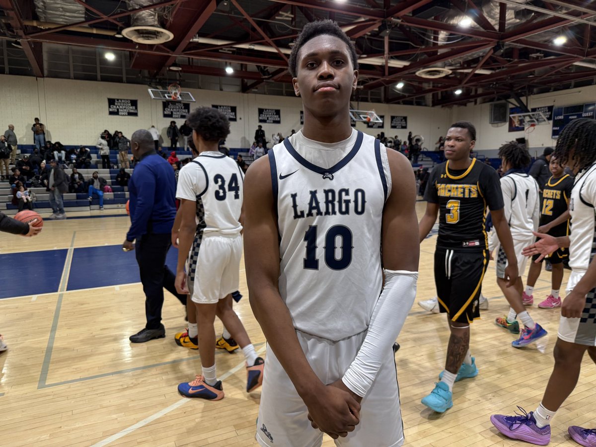 pr0ia's tweet photo. Standout performance from @LargoMensBBall / @teamdurant_AAU ‘29 W @tobyy1k_ 

27p 11r 1a 11/16 FG 5/7 FT

Great bounce-back performance from the freshman wing after a slow 1H, loved the motor and physicality displayed throughout the game. One-man dunk contest in the 2H to close out the win for Largo. Very bright future ahead if he continues to put the work in