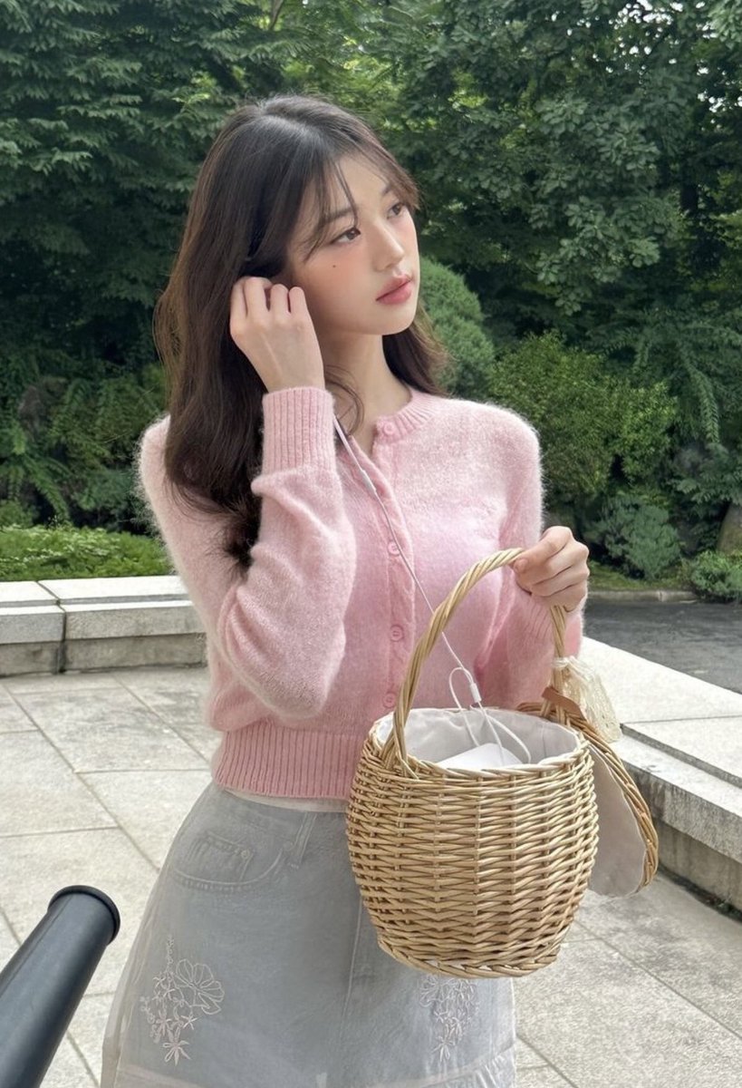 chel 🧍🏻‍♀️ tweet media