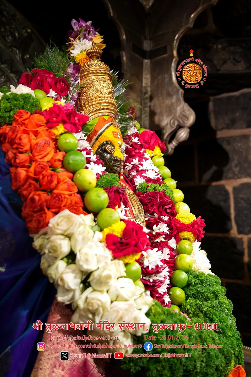 lksagave's tweet photo. ಅಕ್ಕಮಹಾದೇವಿ (ಗಿರಿ ತಟದಲಿ ಮನೆಯ ಮಾಡಿ)
"ಬೆಟ್ಟದ ಮೇಲೊಂದು ಮನೆಯ ಮಾಡಿ
ಮೃಗಗಳಿಗೆ ಅಂಜಿದಡೆ ಎಂತಯ್ಯ?
ಸಮುದ್ರದ ತಡಿಯಲೊಂದು ಮನೆಯ ಮಾಡಿ
ನೊರೆ ತೆರೆಗಳಿಗೆ ಅಂಜಿದಡೆ ಎಂತಯ್ಯ?"
(ಸಂಸಾರದಲ್ಲಿದ್ದ ಮೇಲೆ ಕಷ್ಟಗಳಿಗೆ ಹೆದರಬಾರದು ಎಂಬುದು ಅಕ್ಕಮಹಾದೇವಿಯವರ ನಿಲುವು.) https://t.co/aTOV4KrIAe