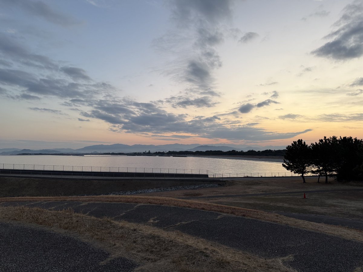 ookubotakehito's tweet photo. 公園に行ってみました。公園もたまに見ると落ち着いていい感じです^_^ https://t.co/iIsNKlZn0C