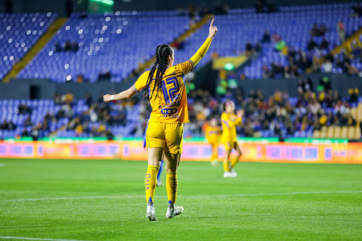 5 de agosto del 2017: Blanca Solís marca el 1º gol de Tigres Femenil en Liga en el Estadio Universitario 

5 de febrero del 2026: Diana Ordóñez marca el 500º gol de Tigres Femenil en Liga en el Estadio Universitario