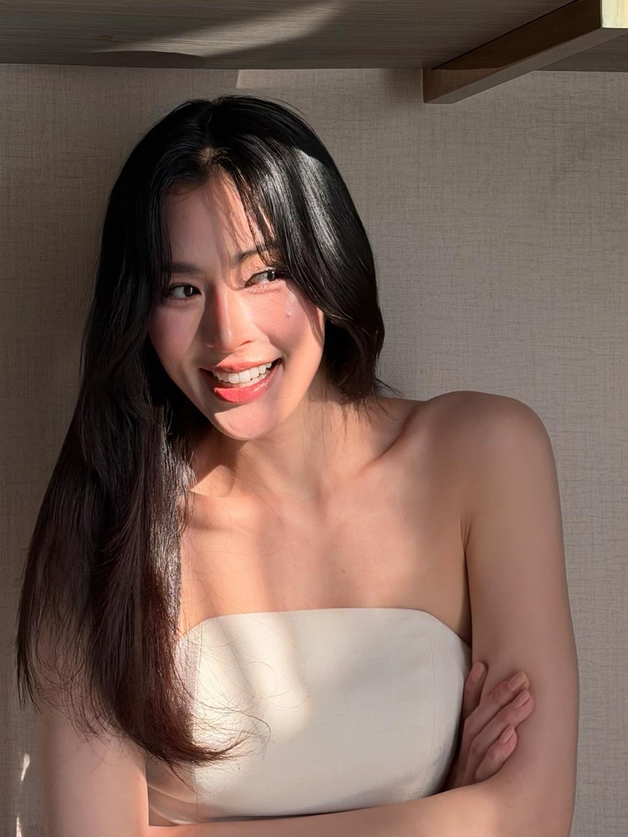 กรี๊ดดดดดดดดดด พี่คนสวยก็มาาา อมกกกกก สวยมากกกกก เสิร์ฟความสวยค่ะ โซ๊ะสุด ๆ ที่ถูกต้อง

#หลิงหลิงคอง #linglingkwongของ