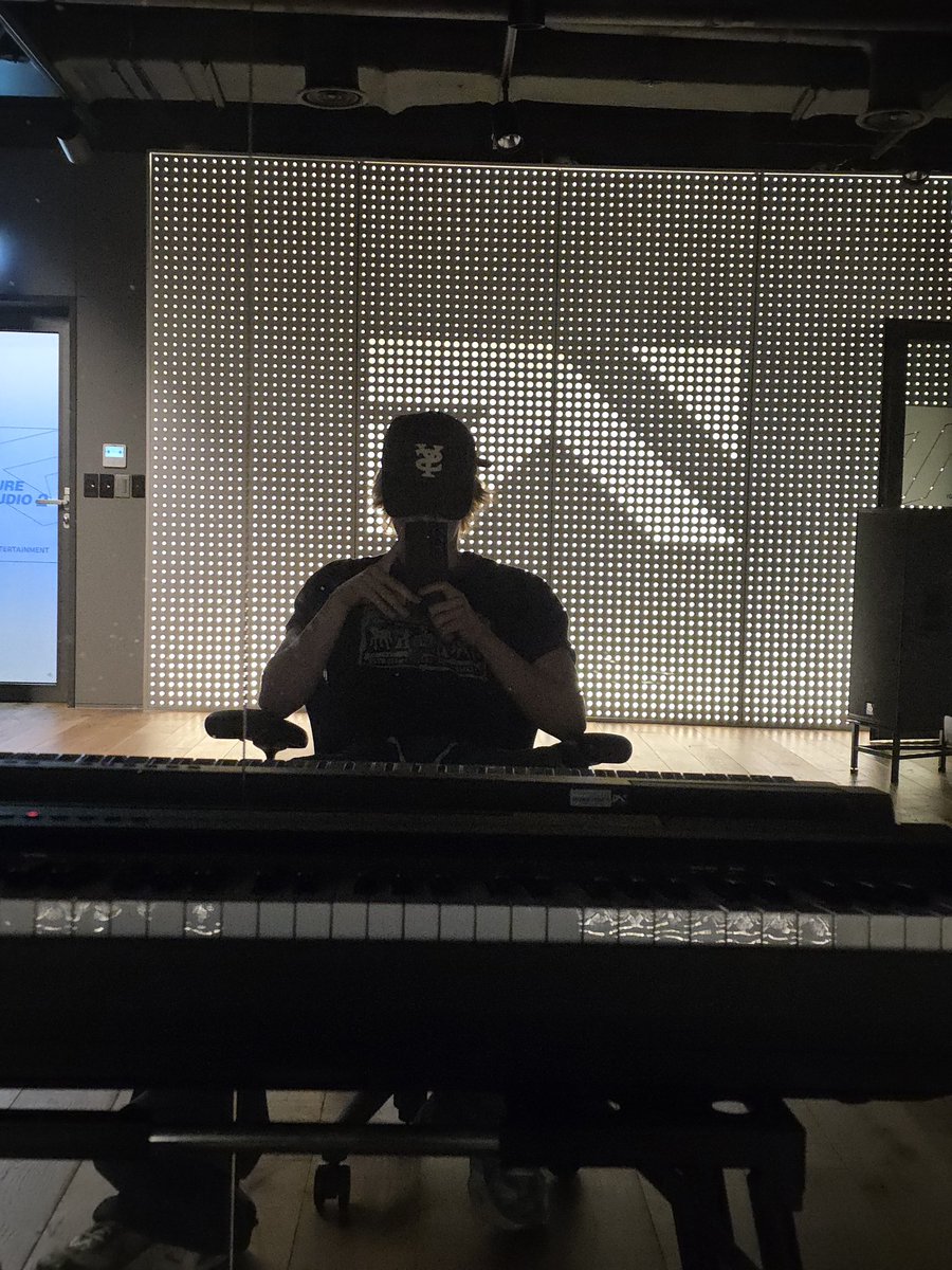 doyounggpcs's tweet photo. 260206 doyoung weverse post 🌟

#도영 #트레저 https://t.co/li32VlZ5Kq